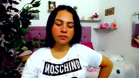 Get unlimited webcam shows from emiliana_cute_ - Chaturbate Performer